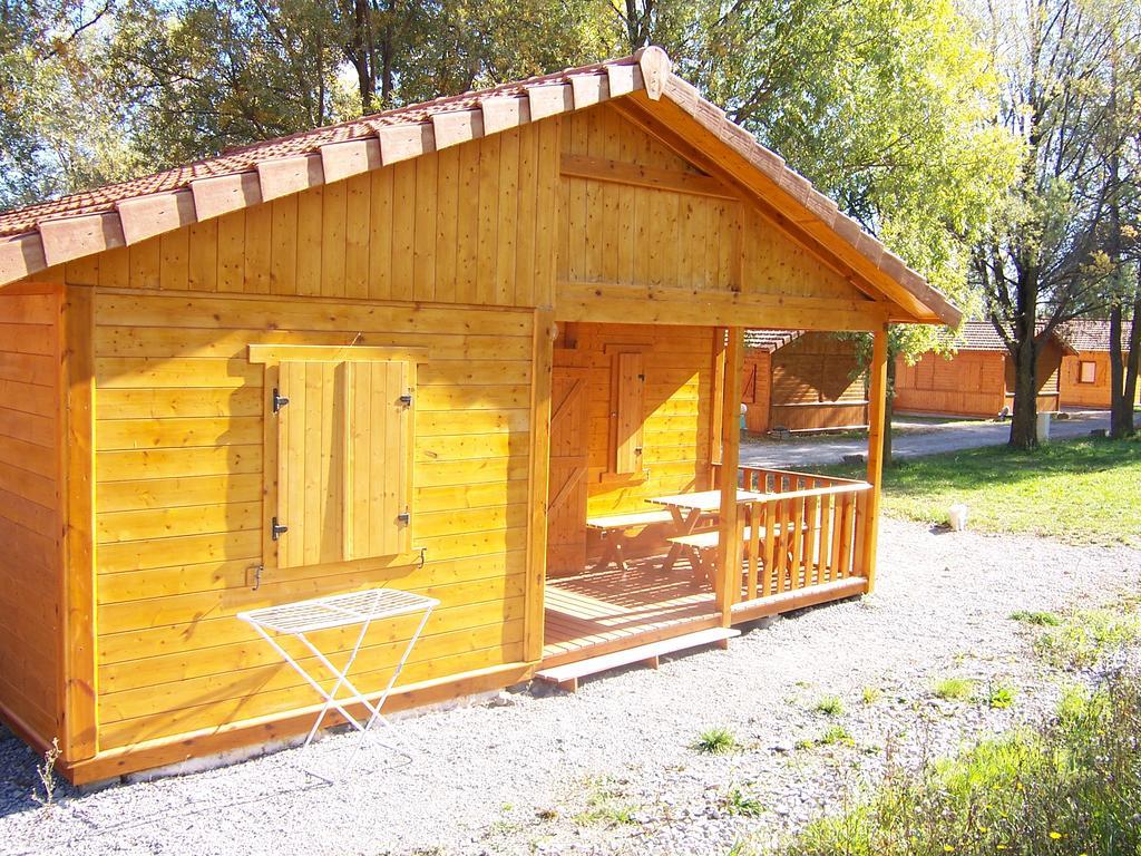 Camping La Motte Flottante La Freissinouse Bagian luar foto